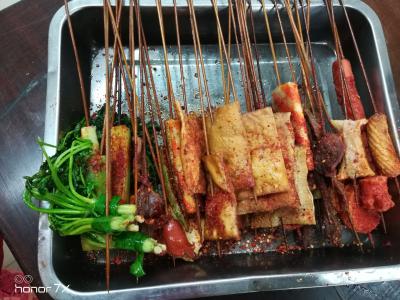 油炸串串香技術培訓要收多少學費？沒有時間限制