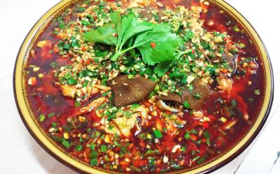 適合一個人擺攤的小吃項目，成都餐飲培訓冒菜技術學校哪家好？