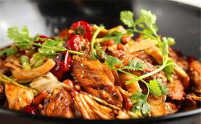 如何選擇適合的麻辣香鍋技術(shù)培訓(xùn)班？蜀味緣培訓(xùn)機(jī)構(gòu)介紹