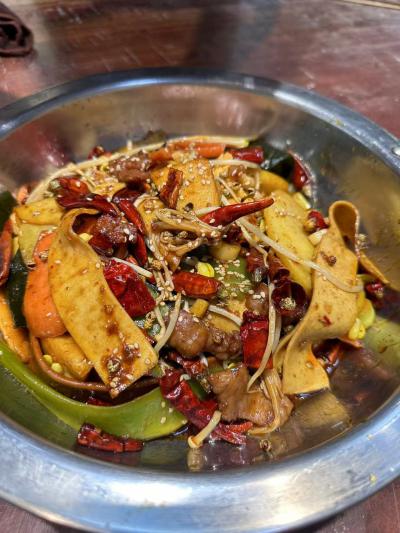 麻辣香鍋技術(shù)培訓(xùn)班多少錢？【蜀味緣培訓(xùn)】2025年學(xué)費(fèi)全解析