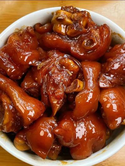 醬香豬蹄技術培訓班在哪里有？成都蜀味緣小吃培訓學校詳解